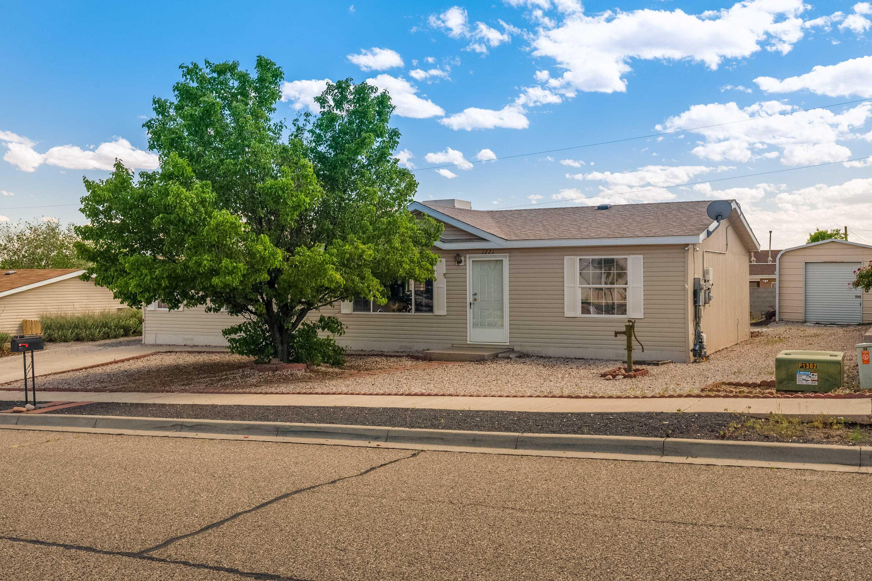 1221 Redondo, 1061922, Los Lunas, ManufacturedHome,  for sale, Eric Pruitt, Berkshire Hathaway HomeServices New Mexico Properties